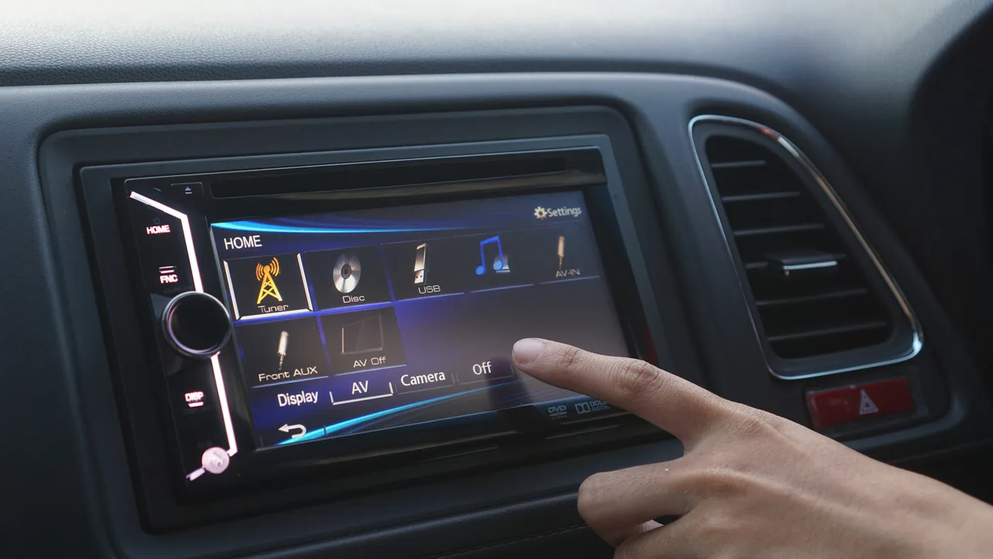 Touchscreen car stereo